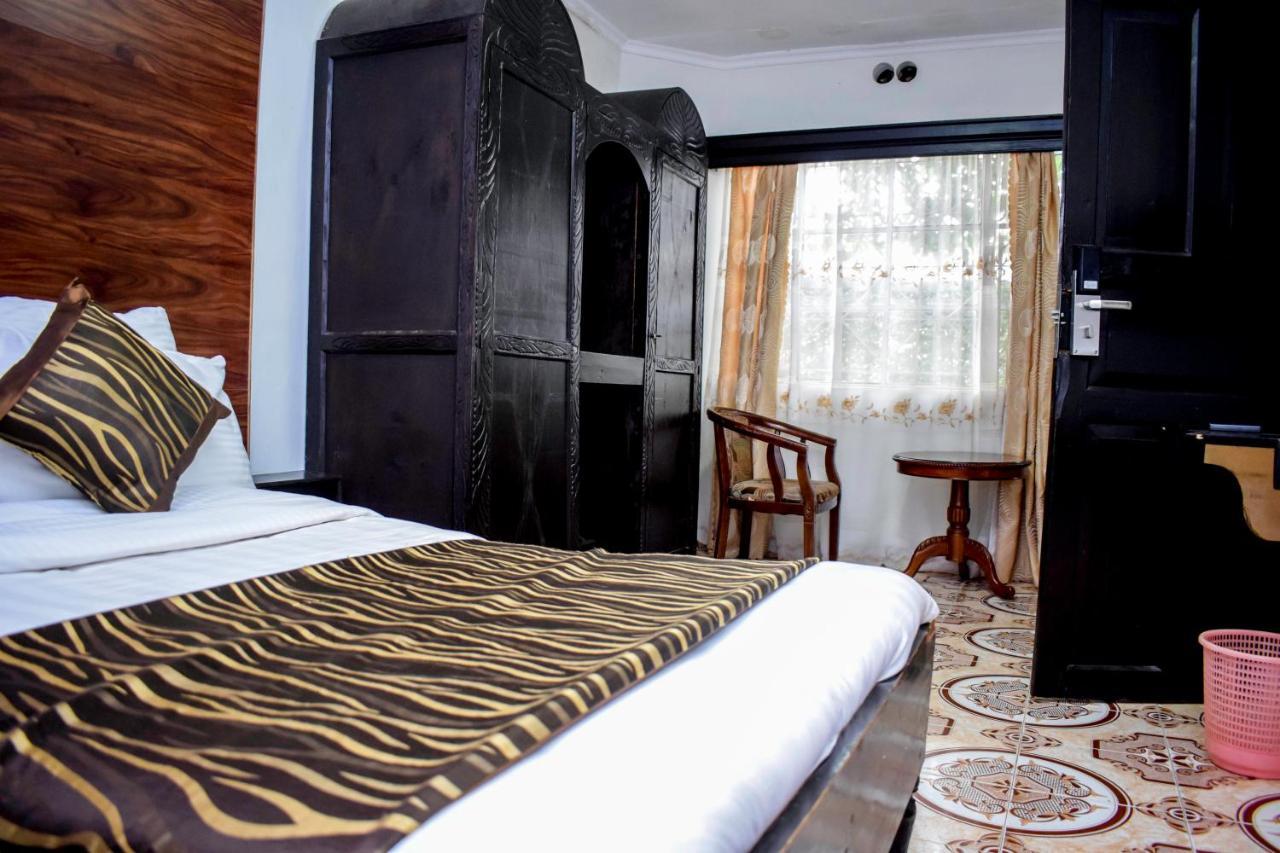 Simba Village Relax Inn Елдорет Екстериор снимка